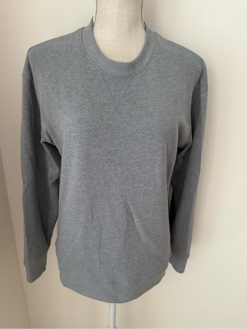 Time and Tru Gray Crewneck Pullover - Picture 2 of 6